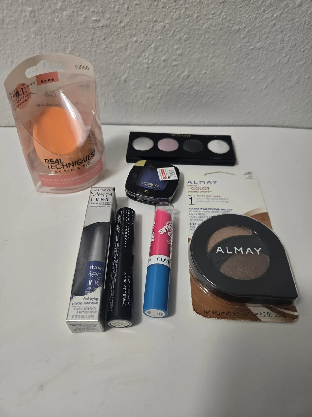 Real Techniques Orange Makeup Sponge & Almay Bronze Eyeshadow Duo
